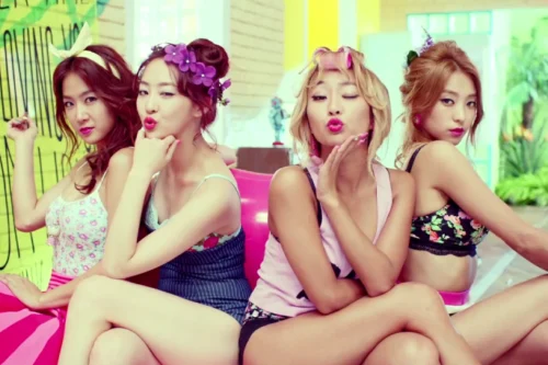 Touch My Body, um dos MVs de verão do grupo Sistar