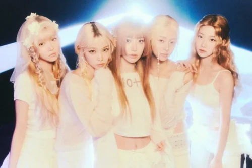 Le Sserafim, um dos grupo de kpop com a letra L