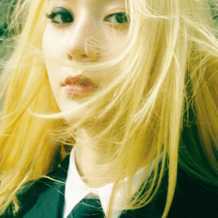f(x) apresenta uma das músicas de kpop de Halloween