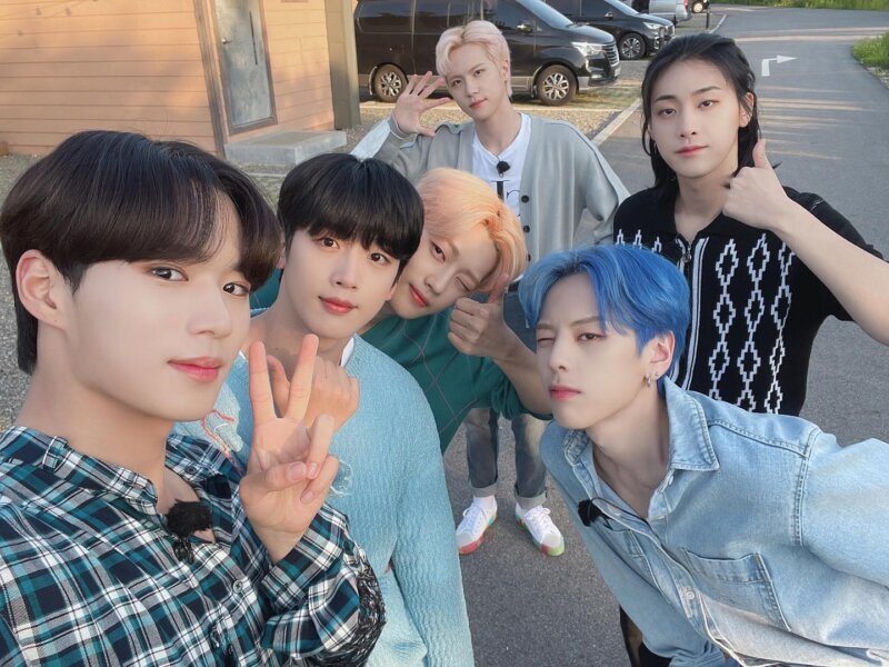 Grupos de kpop com 6 integrantes conheça e se apaixone