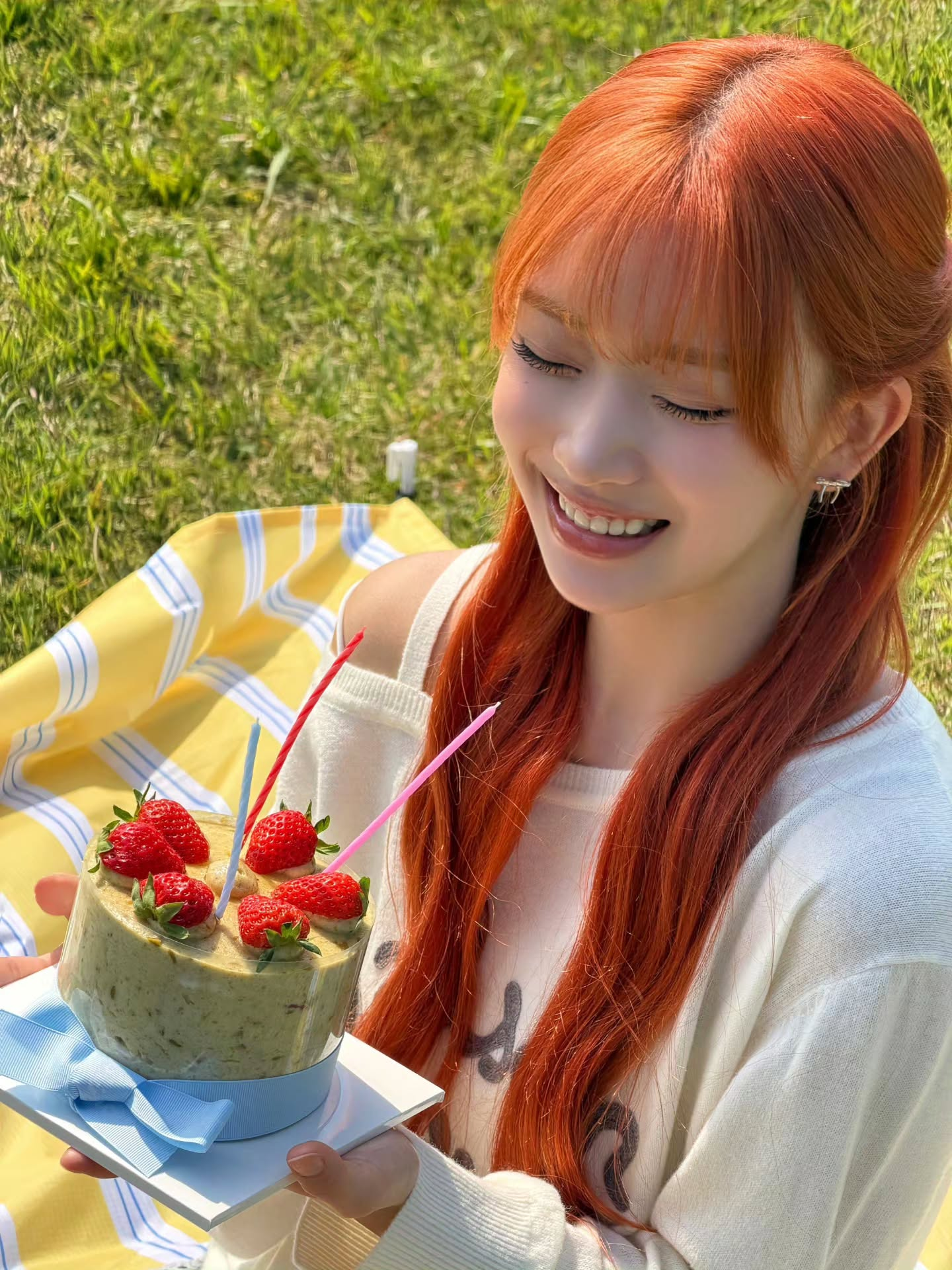 A Sumin, do StayC, é uma das idols que fazem aniversário em março
