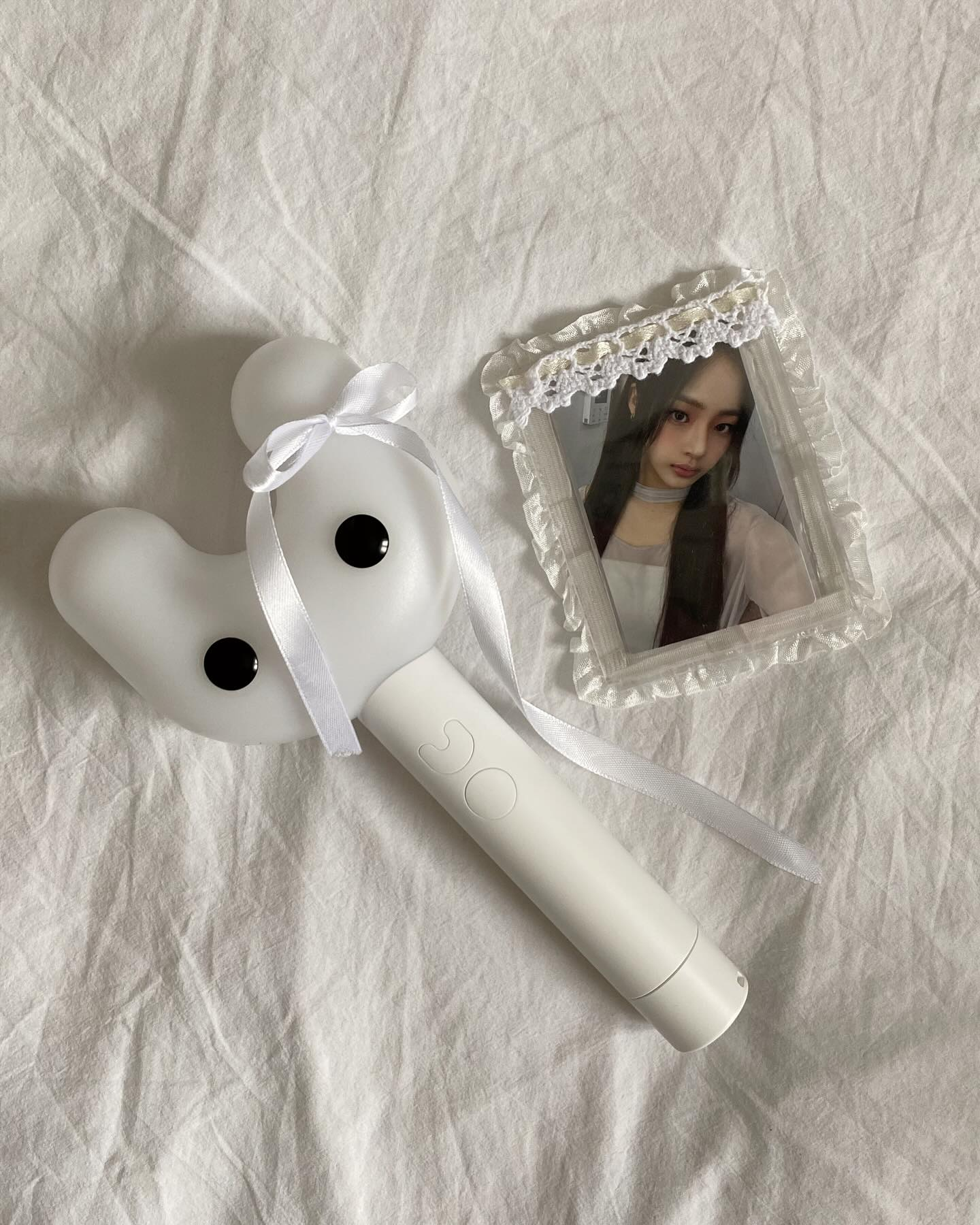 O Binky Bong é um dos lightsticks de grupos femininos
