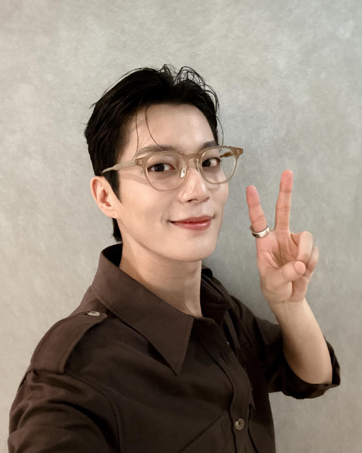 Doojoon, um dos idols de óculos da lista