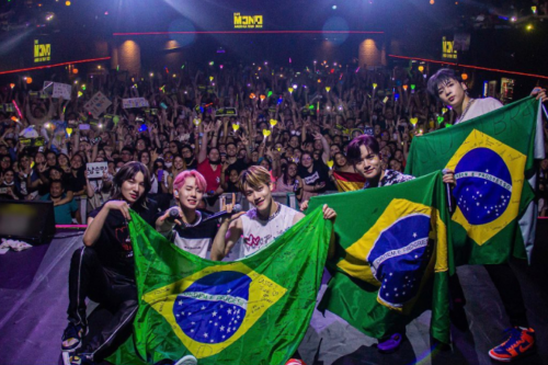 MCND, um dos grupos de kpop que vieram para o Brasil