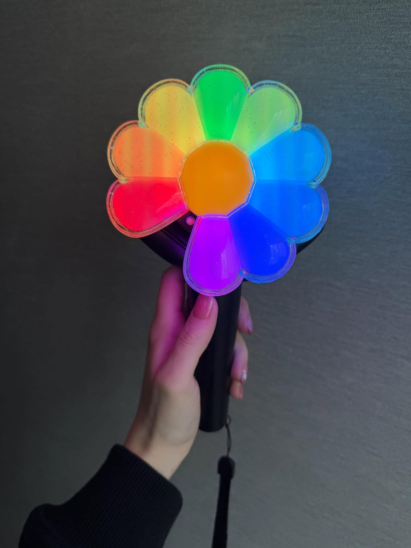 Um dos lightsticks de solistas mais bonitos do kpop é o do Gdragon