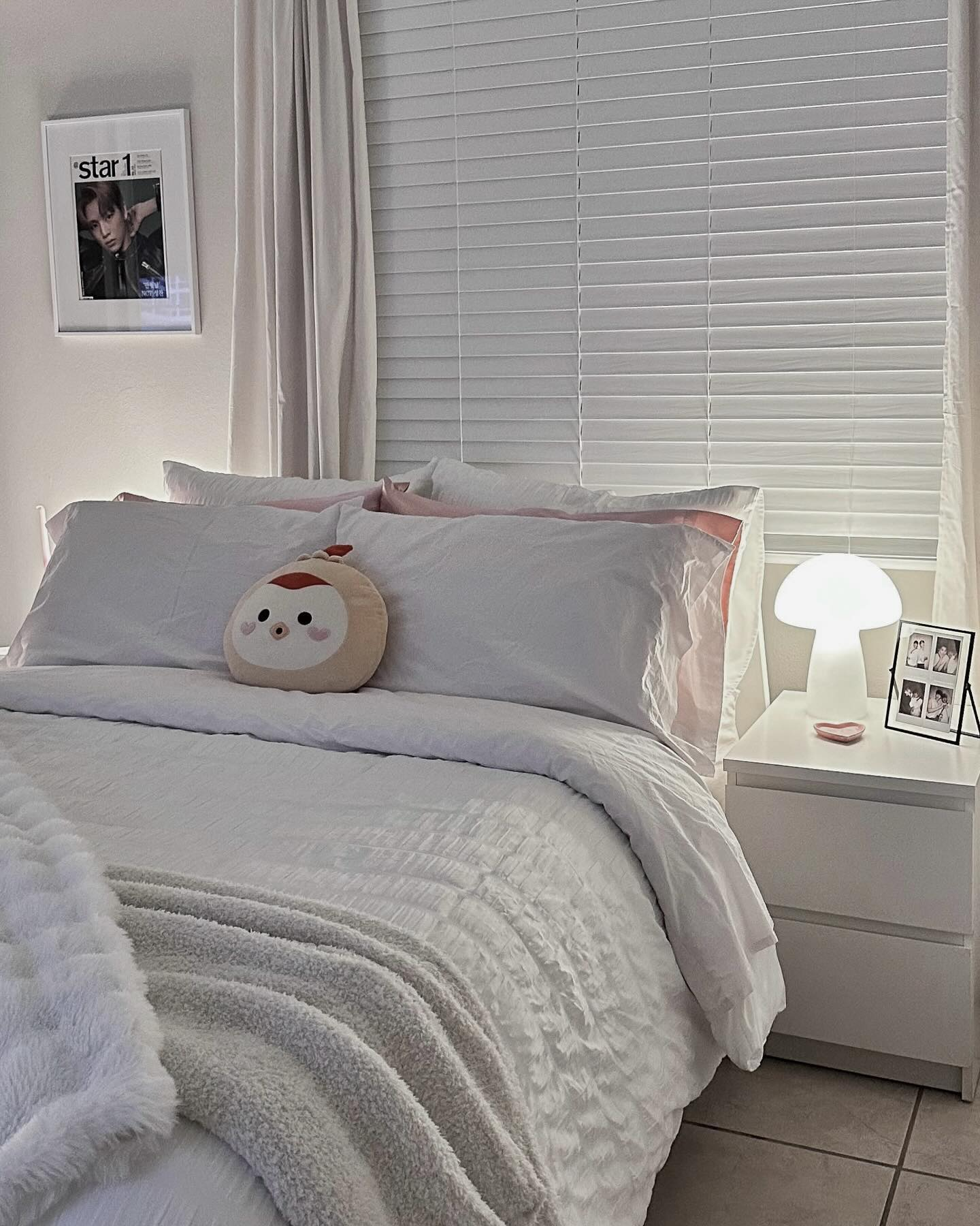 Decoração de quarto kpopper simples