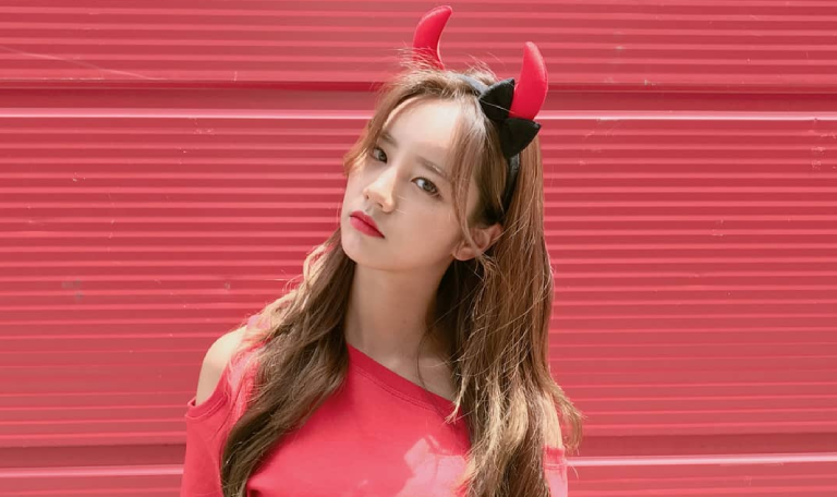 Por que os coreanos usam chifres vermelhos