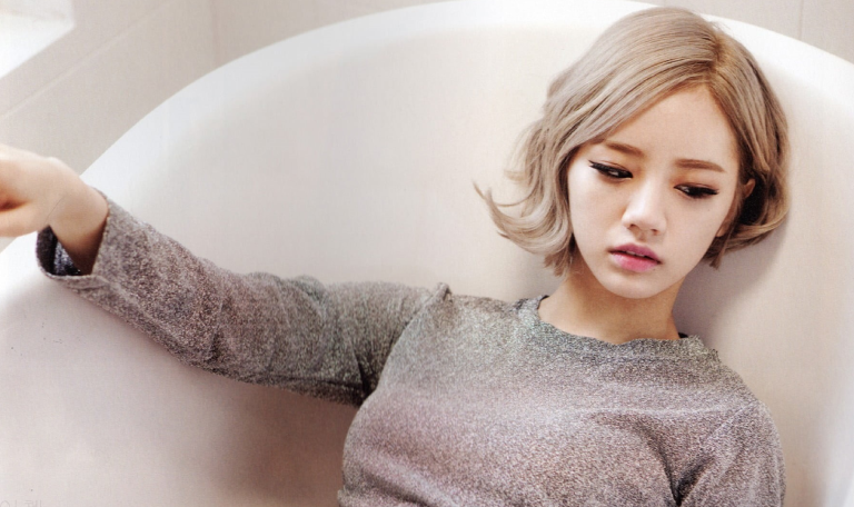 Something, um dos MVs de kpop com banheira