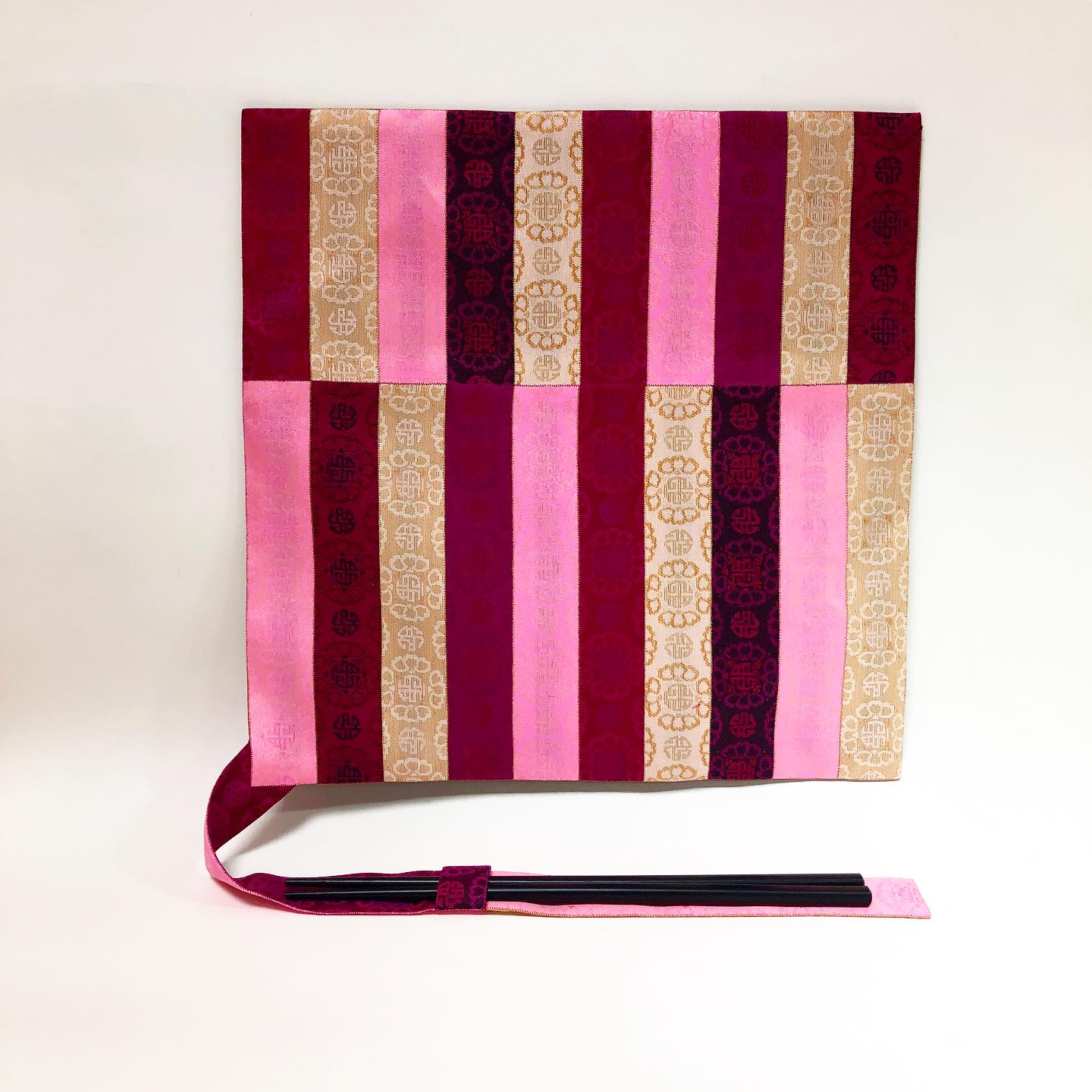 O bojagi para embrulhar talheres