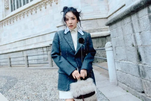 Dara (2NE1), uma das celebridades coreanas na MFW SS26