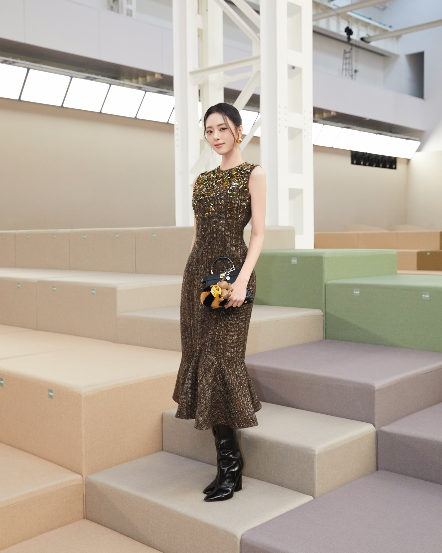 Yuna (Itzy), uma das celebridades coreanas na MFW SS26