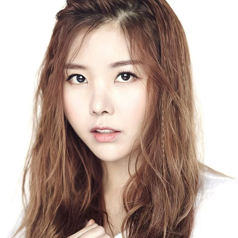 Raina, integrante do After School