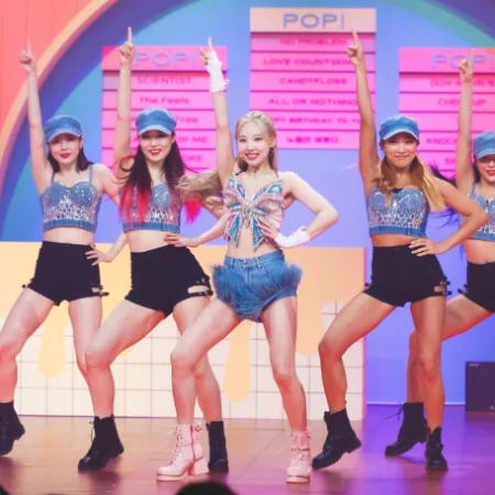 "Pop!" é uma das coreografias de kpop para dançar sozinho