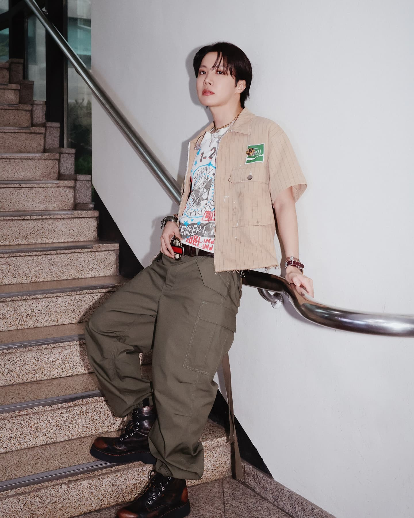 O J-Hope, BTS, é um dos idols do signo de Aquário