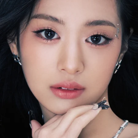 Ahyeon é uma das idols do signo de Áries