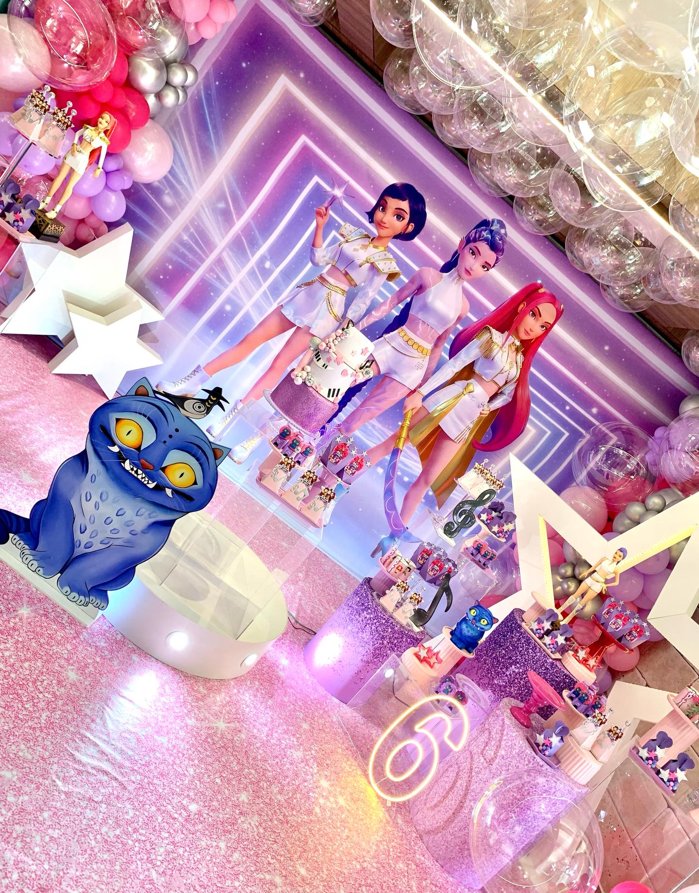 Decoração de festa de Guerreiras do Kpop