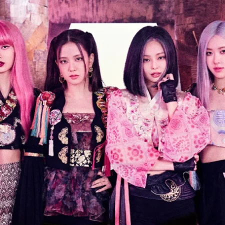 Blackpink, em "How You Like That", usando hanbok moderno